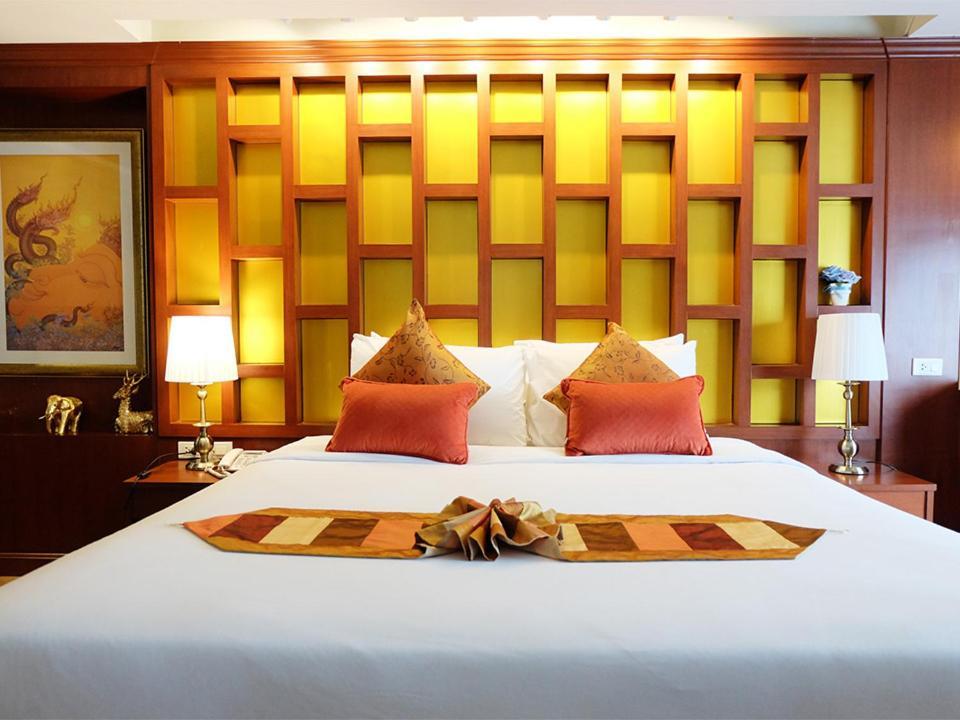 Grand Hill Resort And Spa Накхонсаван Экстерьер фото